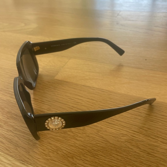 Versace Black Women’s Sunglasses, Model 4384-B - Picture 3 of 7